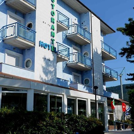 Hotel Azzurro LʼAquila Eksteriør bilde
