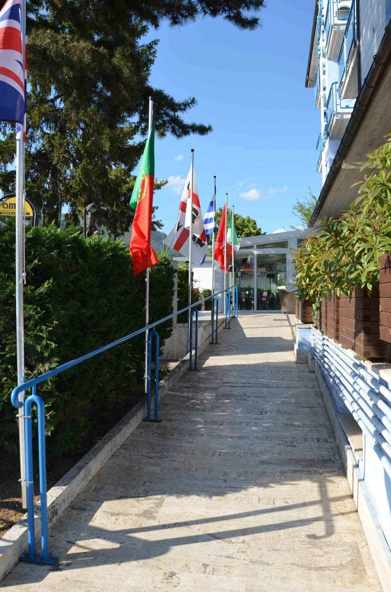 Hotel Azzurro LʼAquila Eksteriør bilde
