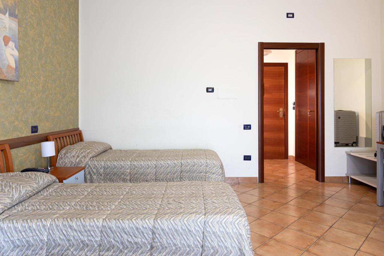 Hotel Azzurro LʼAquila Eksteriør bilde